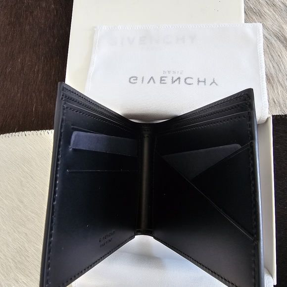 NWT! Authentic Givenchy Leather Wallet - Picture 4 of 8